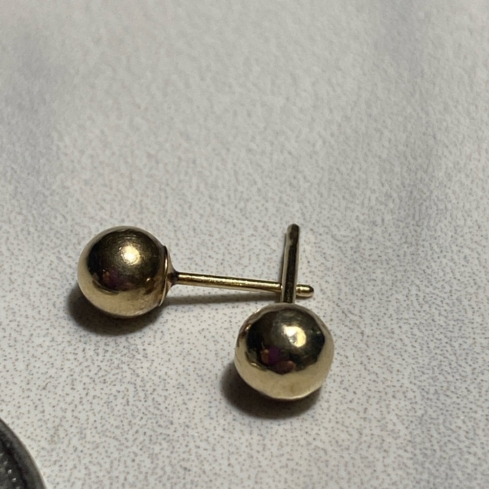 14k yellow gold‎ solid gold ball studs